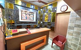 Goroomgo Sahoo Palace Puri - Prime Location Near Sea Beach - Excellent Service With Parking Facilities