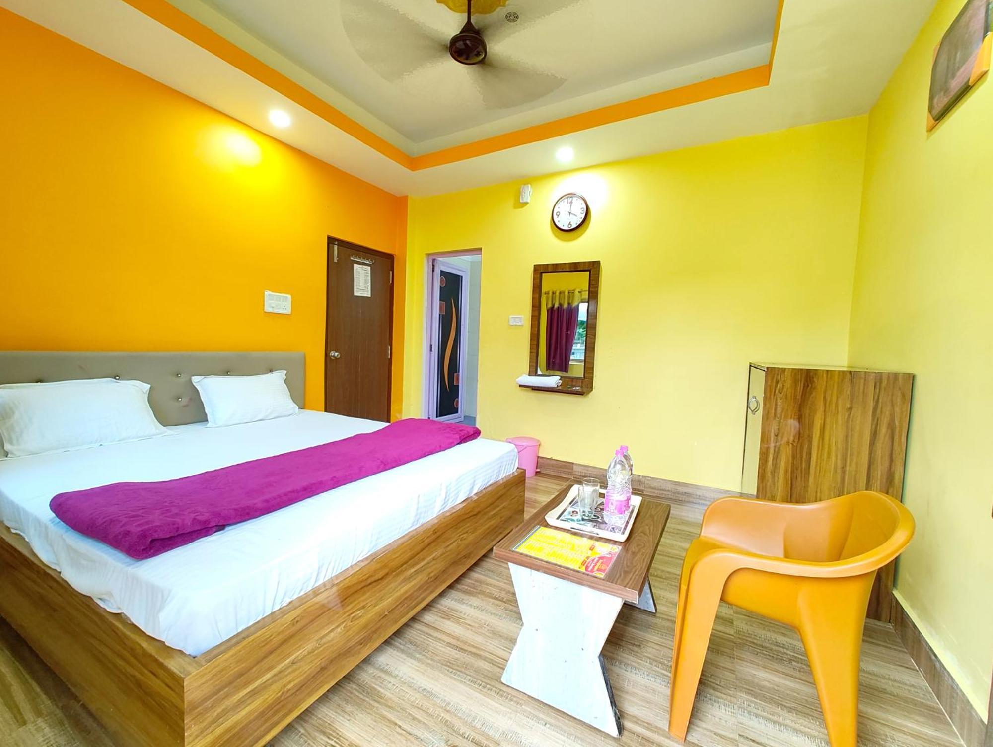 Goroomgo Sahoo Palace Puri - Prime Location Near Sea Beach - Excellent Service With Parking Facilities Exterior photo