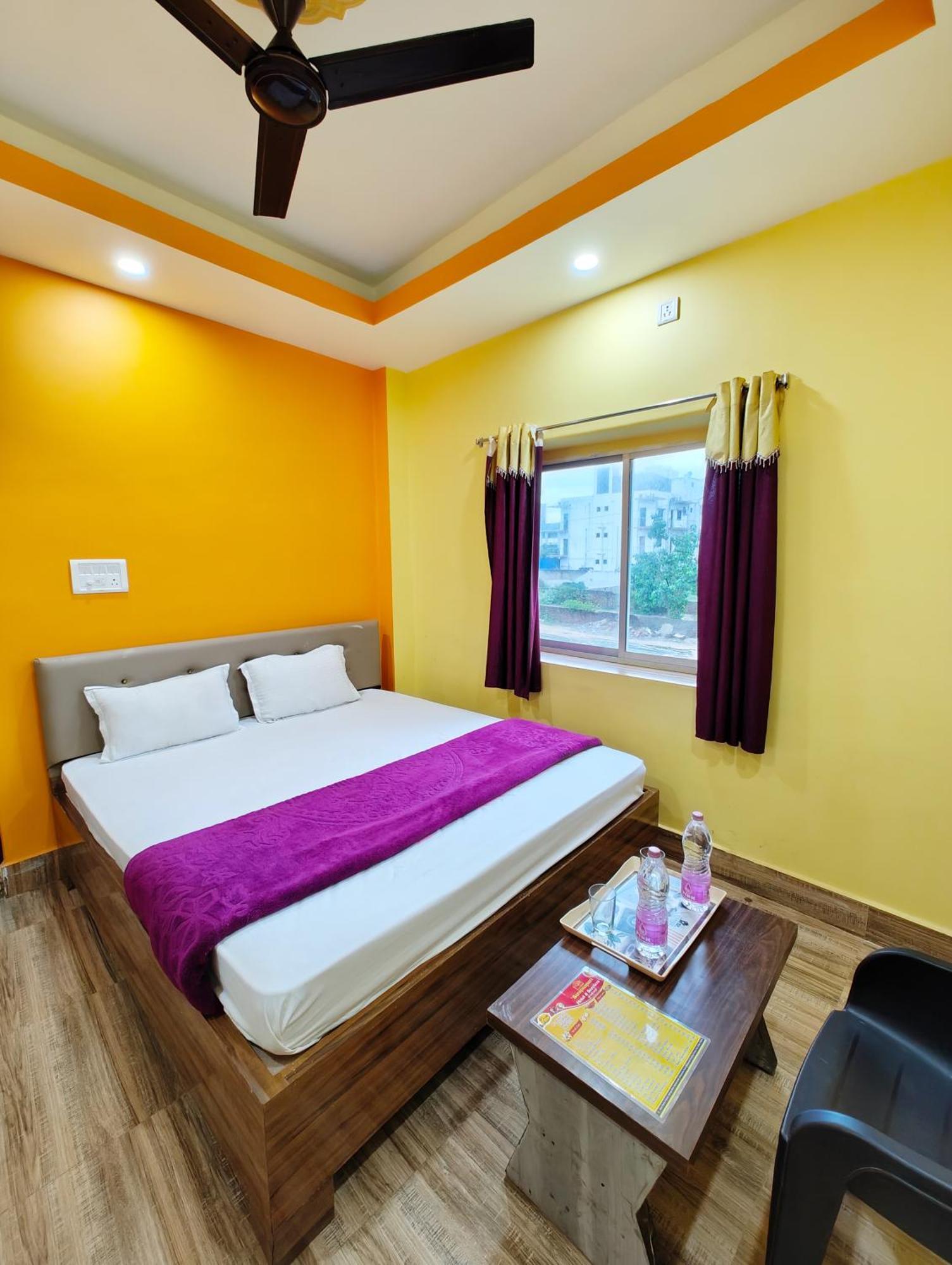 Goroomgo Sahoo Palace Puri - Prime Location Near Sea Beach - Excellent Service With Parking Facilities Exterior photo