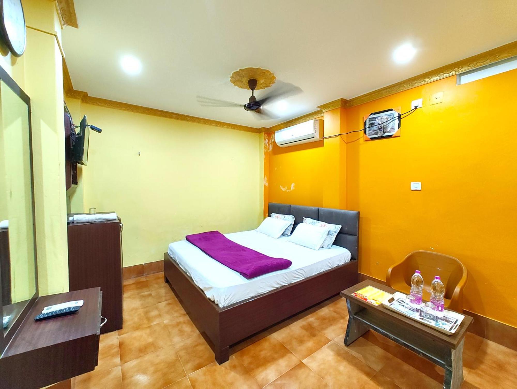 Goroomgo Sahoo Palace Puri - Prime Location Near Sea Beach - Excellent Service With Parking Facilities Exterior photo
